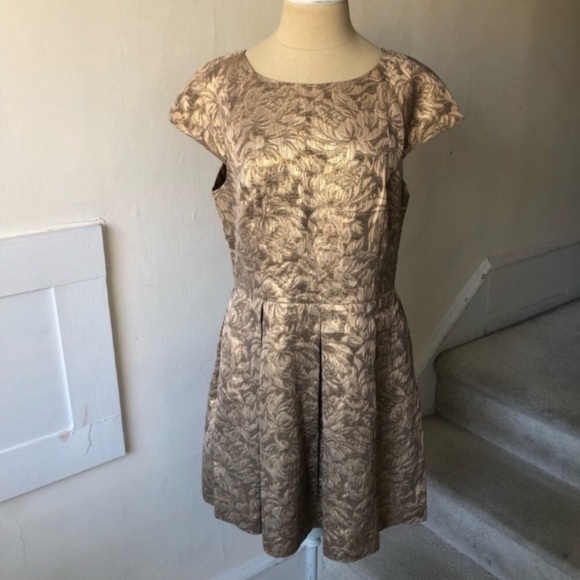 French Connection Blousy Bloom Gold Cap Sleeve Fit n Flare Jacquard Dress NWT 12 - Picture 3 of 9